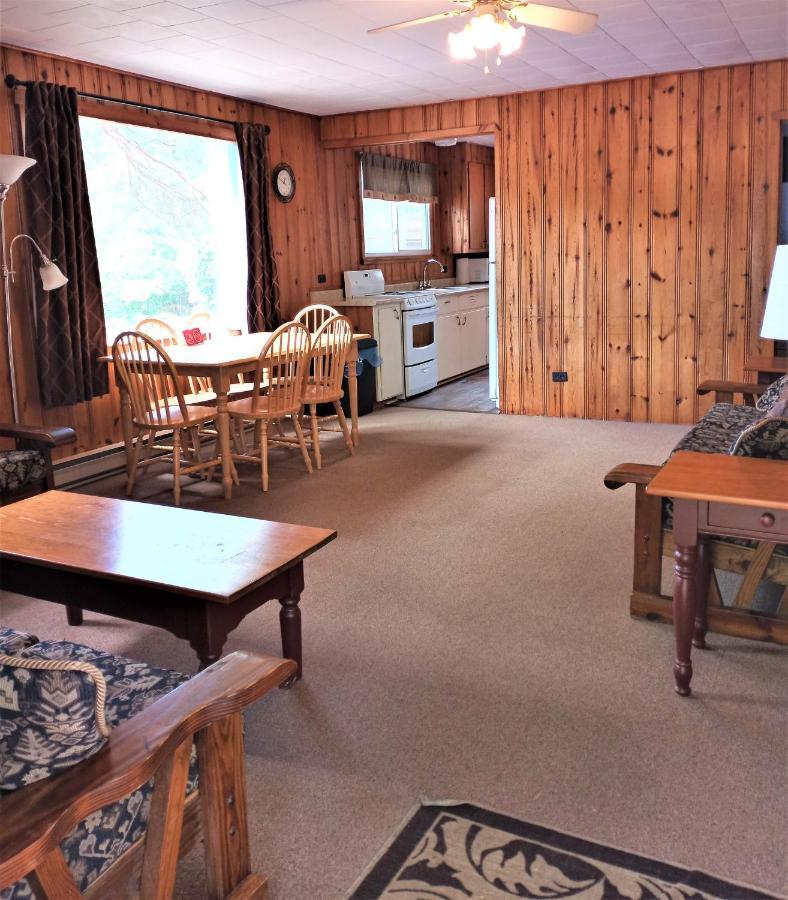 Logging Chain Lodge Cottage Resort Dwight Exterior foto