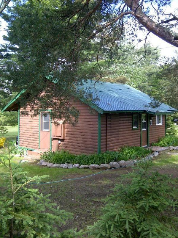 Logging Chain Lodge Cottage Resort Dwight Exterior foto
